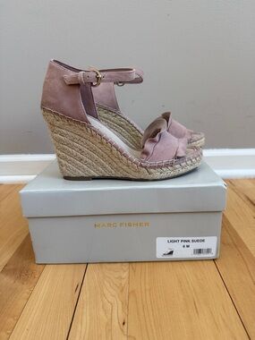 Marc Fisher Light Pink Suede Ruffle Espadrille Wedges Size 6